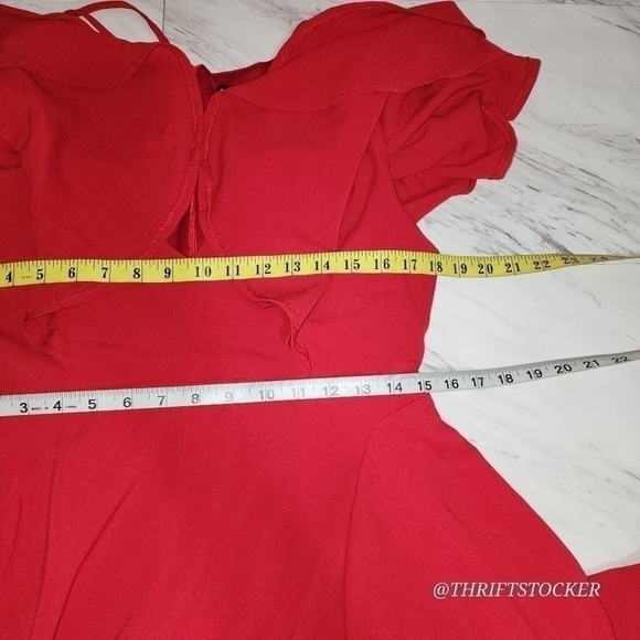 Red Dress With Flowy Sleeves - Picture 7 of 9
